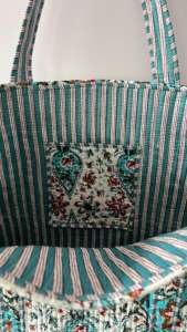 Fourre-tout doublé de coton matelassé pour femmes indiennes sac de transport à provisions sac à main imprimé fermeture éclair brodé conception sac à main à bandoulière - Product Image 2