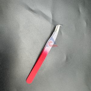 Pince à épiler de haute qualité pour cils rouge avec poignée de confort enduite de poudre blanche Pince à épiler à 90 degrés en acier durable - Product Image 3