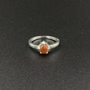 Bague en argent sterling 925 faite à la main, style bohème, bijoux en pierres précieuses, pierre de soleil naturelle taille poire, bague de mariage pour femme, bague de fête - Product Image 1