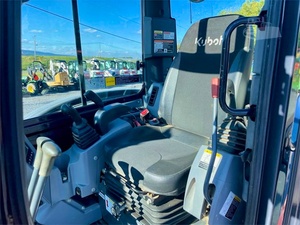 2023 pour la mini-pelle KX040-4 Kubota bien entretenue avec un mélange parfait de puissance et de commodité. - Product Image 2