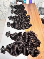 Venta al por mayor 100% Remy Color Natural Extensiones de cabello humano brasileño Estilo de onda profunda suelta 30 pulgadas Paquetes de cabello indio crudo a granel
