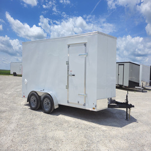 Remolque de Carga Cerrado 2026 Cross 7x14 con Eje Tándem, Remolque Utilitario con 84 Pulgadas de Altura Interior, Puerta de Rampa con Forma de V, Remolque de Carga con Capacidad de 7000 lb - Product Image 1