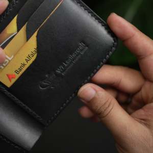 Portefeuille classique à double pli en cuir véritable No.55 Pro, anti-vol RFID, fermeture ouverte, doublure en cuir de vachette, fait main, garantie 5 ans - Product Image 3