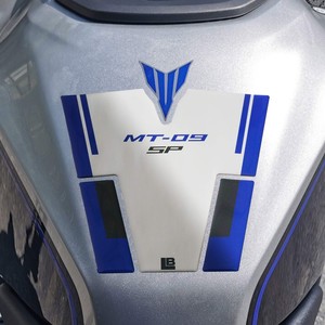 Adesivi Protettivi 3D Impermeabili per Serbatoio Moto Compatibili con Yamaha MT 09 2024-25 per Decorazione Elegante - Product Image 1