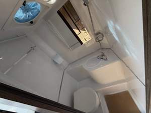 Camion tracteur poids lourd commercial avec cabine couchette 6x4 diesel pour le transport de marchandises - Product Image 5