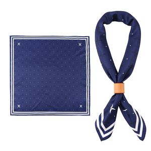 Bandana à <span class=keywords><strong>pois</strong></span> avec logo personnalisé, <span class=keywords><strong>cravate</strong></span> imprimée sur mesure, <span class=keywords><strong>cravate</strong></span> en polyester <span class=keywords><strong>bleu</strong></span> <span class=keywords><strong>marine</strong></span> à carreaux avec ensemble foulard - Product Image 3