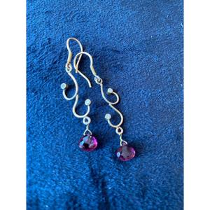 Pendientes Colgantes Estilo Clásico Noorika con Diseño de Gota de Agua, Joyería Elegante - Product Image 1