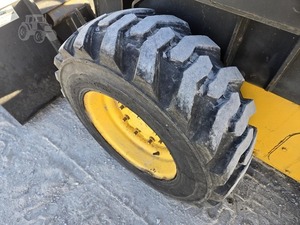 Cargadoras HHOLLANDD L218 NUEVAS de 2011 con Bomba Hidráulica y Caja de Cambios MOOG - Product Image 3