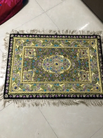 Tapis bijou indien de qualité supérieure avec détails de luxe, idéal pour la décoration intérieure, les salons et les galeries.