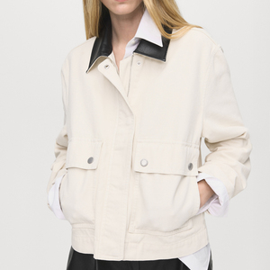 Chaqueta Crema para Mujer con Cuello Negro en Contraste, Abrigo Casual con Botones para un Estilo Moderno y Diario, Moda Urbana Elegante - Product Image 3