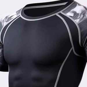 Conjunto Casual de Verano para Hombre de 2 Piezas, Camiseta Transpirable de Manga Corta con Protección Solar y Pantalones Cortos de Compresión Lisos - Product Image 3