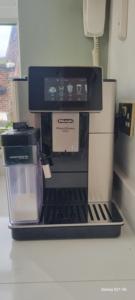 เครื่องชงกาแฟ PrimaDonna Soul อัตโนมัติ รุ่นใหม่ล่าสุด พร้อมเครื่องทำฟองนม ใช้ไฟฟ้า สำหรับใช้ในบ้าน โรงแรม และกลางแจ้ง ปลั๊กแบบ US คู่มือการใช้งาน มีสินค้าในสต็อก - Product Image 2