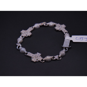 Bracelet élégant en or blanc avec croix sacrée pavée de diamants, serti de pierres rondes et baguettes, fermoir boîte, bijou de déclaration - Product Image 6