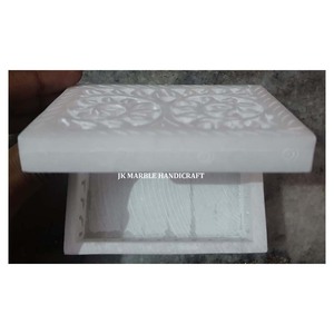 Fabricant indien de coffrets cadeaux de conception sculptée à la main en marbre d'albâtre blanc pur Coffrets cadeaux de conception de fleurs fabriqués à la main - Product Image 3