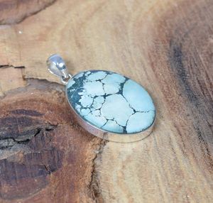Pendentif en argent sterling turquoise bleu fait à la main, bijoux en pierre précieuse ovale, collier en pierre naturelle, cadeaux pour femmes - Product Image 2