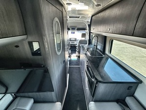 PROVEEDOR DE AUTOCARAVANAS USADAS A-i-r- s-t-r-e-a-ms Interstate Grand Tour EXT 3500 Clase B, Modelo 2021, en Venta para Camping y Viajes - Product Image 5