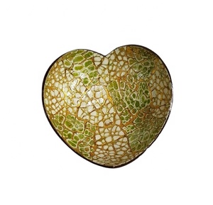 Bol en coquille de noix de coco naturel en forme de cœur, logo personnalisé, écologique, design minimaliste poli, pour la maison et la cuisine, Vietnam - Product Image 1