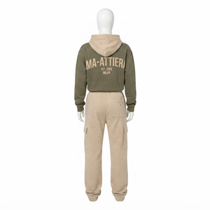 Ensemble jogging cargo à capuche court pour femme, personnalisé, en molleton de coton, color block vert olive et beige, style streetwear, OEM, vente en gros - Product Image 3