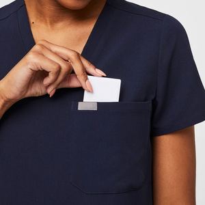 Uniforme d'hôpital unisexe, combinaison en coton design essentiel, haut et pantalon en tissu tissé confortable pour le personnel médical - Product Image 5