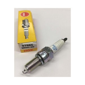 Nueva Bujía de Encendido para Motocicleta Honda Spacy Alpha MR8C-9N 2015 en Caja de Plástico y Platino - Product Image 1