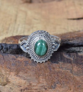 Bague élégante en malachite avec pierres précieuses en argent sterling 925 massif avec une forme ovale élégante plaquée rhodium pour les cadeaux de mariage - Product Image 4