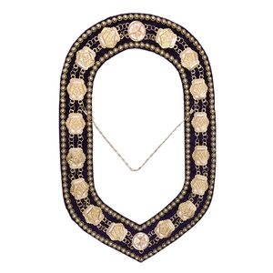 Worthy Patron Order Of Eastern Star Collar de cadena Chapado en oro con terciopelo azul con bordes de diamantes de imitación - Product Image 1