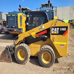 รถตักล้อยาง Cat 246D แบบ Skid Steer Loader ขนาดกะทัดรัด สำหรับงานก่อสร้าง การเกษตร จัดสวน ขนย้ายวัสดุ อุปกรณ์งานหนัก ขาย - Product Image 1