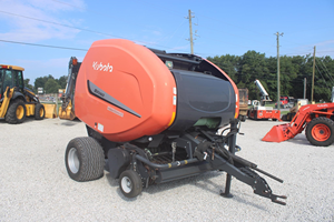 Presse à balles rondes Kubota BV5160R, mini-presse à balles ronde efficace et à haute productivité avec moteur pour usage agricole - Product Image 2