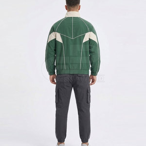 ชุดวอร์มผู้ชายสไตล์เรโทรสำหรับฤดูร้อนและกิจกรรมกลางแจ้ง ผ้าเนื้อนุ่ม ใส่สบายทรงหลวม - Product Image 4