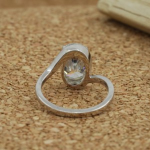 แหวนเพชรเรืองแสงในแล็บเจิดจรัสสีทอง18K ทรงรี VVS2 IGI เครื่องประดับหรูหราได้รับการรับรองสำหรับงานแต่งงานแหวนหมั้น - Product Image 2