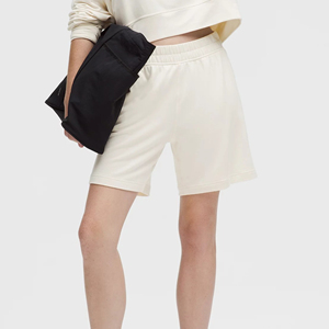 กางเกงขาสั้นของผู้หญิงผ้าฝ้าย100% ขนแกะสีทึบกางเกงขาสั้นลำลองใส่ได้ทุกวันสำหรับฤดูร้อนพิมพ์โลโก้ได้ตามต้องการ - Product Image 4