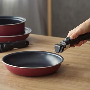 Set di 2 padelle da 22x26 cm con manico rimovibile + 3 pentole da 16x18x20 cm con manico rimovibile - in alluminio pressofuso, rosso - Product Image 2