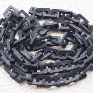 Collar de Lujo Hecho a Mano con Cuerno de Búfalo, Joyería Natural y Sostenible para Mujer, Alta Calidad - Product Image 1