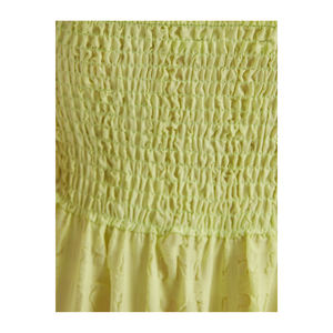 Robe décontractée en seersucker BGN avec design sans bretelles froncé Modèle S23D503 - Product Image 5