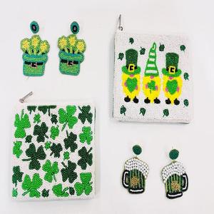 Nouvelle arrivée 2026, adorable porte-monnaie pour fête de la Saint-Patrick, porte-monnaie porte-bonheur en forme de trèfle à quatre feuilles, porte-monnaie à perles multi-compartiments, petit portefeuille à perles - Product Image 3