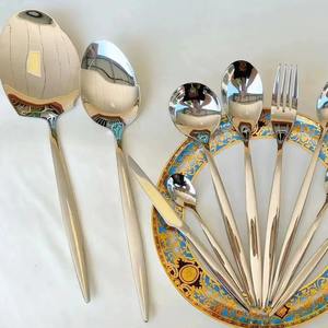 Juego de Cubiertos de Acero Inoxidable Hermoso y Llamativo para Regalos de Boda, Inauguración de Casa, Aniversario, Fiesta - Calidad Premium - Product Image 4