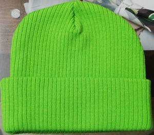 Bonnets tricotés unisexes à revers personnalisés pour l'hiver Bonnets de couleur unie brodés avec impression numérique Casquettes chaudes Motif de camouflage - Product Image 3