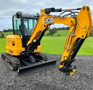 Miniexcavadora JCB 35Z-1 de Alta Potencia 2023, Giro de Cola Cero, Diésel, Compacta, con Sistema Hidráulico Auxiliar - Product Image 4