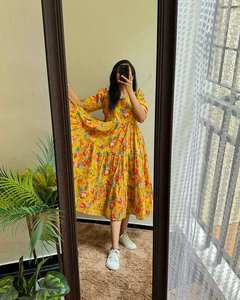 Un Vestido Maxi de Algodón Perfecto para el Verano con Estampado Floral, Elegante para Fiestas - Product Image 5