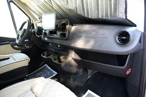 SUPER PROPRE 2022 MERCE-DES-BE-NZ SPRINTER 3500XD AMERICAN COACH PATRIOT PRÊT À ÊTRE EXPÉDIÉ - Product Image 4