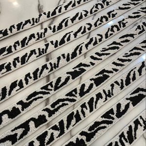 Bolso de mano con cadena desmontable estilo INS de tamaño personalizado, bolso de mano de algodón acrílico con correa para guitarra, correas para teléfono móvil a la moda - Product Image 1