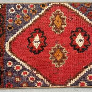 Petit tapis turc 1,6 x 2,1 pieds, tapis vintage, tapis rouge uni - Product Image 3