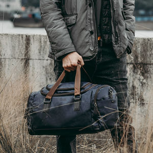 Vente en gros d'articles de sport de luxe pour homme Bagages de voyage de grande capacité en cuir imperméable avec logo personnalisé style tendance - Product Image 5