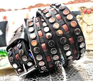 Ceinture en cuir véritable cloutée pour homme 100% avec accent tissé - Product Image 1