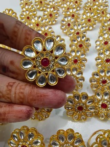 Bague ajustable en Kundan assortie, accessoire pour femmes, bijoux pour enterrement de vie de jeune fille, Diwali, Eid, Noël, Navratri, cadeaux faits à la main, cadeaux de remerciement - Product Image 2