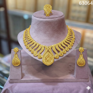 Conjunto de Collar de Novia con Acabado Dorado de Lujo con Trabajo de Esmalte Rojo y Pendientes a Juego 63163 - Product Image 6