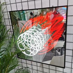 لافتة نيون رائد فضاء مخصصة مع إشارة مرآة لانهائية ومطبوعة بآشعة فوق مطبوعة للحفلات وعلامة نيون أفضل معًا العاصمة/من من من من من حيث الدين - Product Image 2