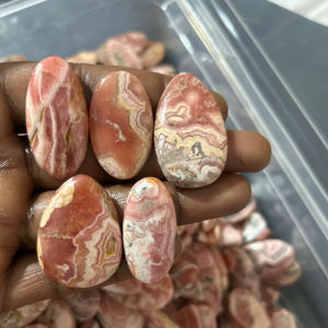 พลอยสีชมพูแบบพลอยสังเคราะห์แบบหลวมทำจากหินเจียระไนหลายรูปทรงสวยงามปรับขนาดได้ตามต้องการ - Product Image 1