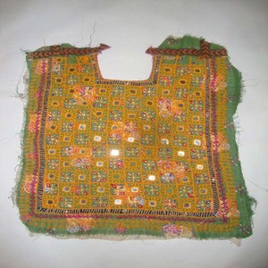Chemisier Bohème Fait Main en Coton pour Femme, Manches Courtes, Broderie Géométrique, Travail Miroir, Vert Jaune, Col Carré, Respirant - Product Image 4