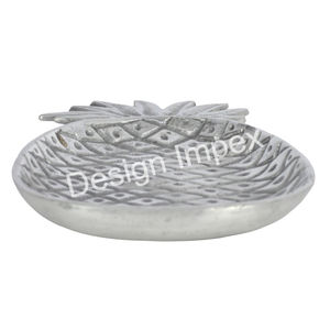 Table ronde artisanale en métal pour plat d'ananas Plateau décoratif pour ananas Présentoir de fruits frais Plateaux de style personnalisé Article de décoration pour la maison - Product Image 2